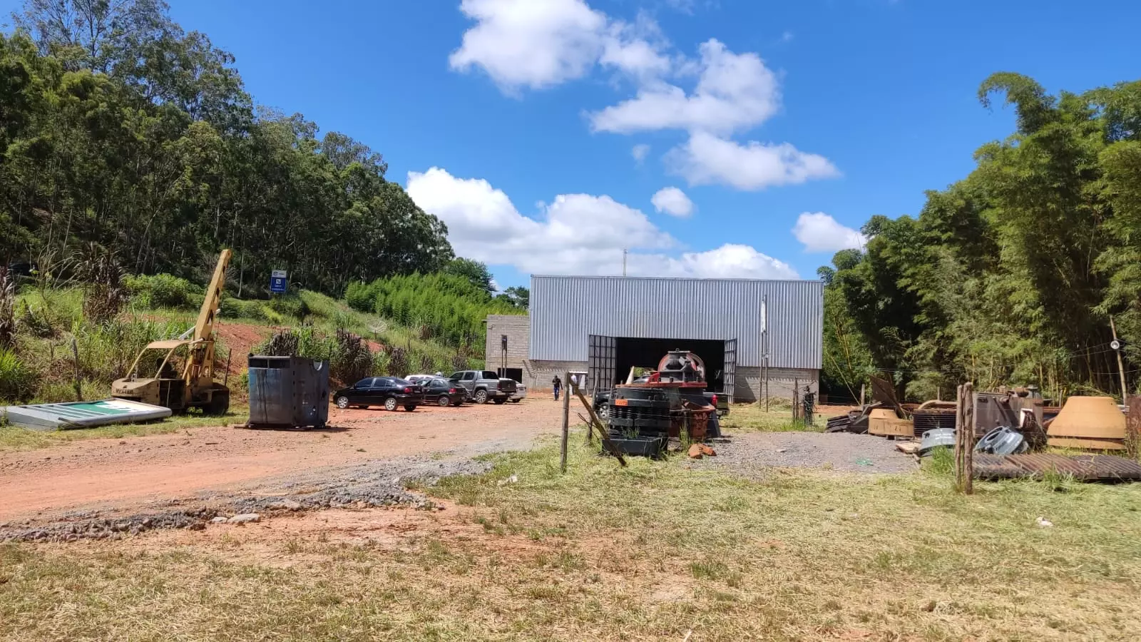 Vídeo: Brita Peças pede ajuda dos poderes públicos de Ewbank da Câmara para resolver impasse com a Cemig